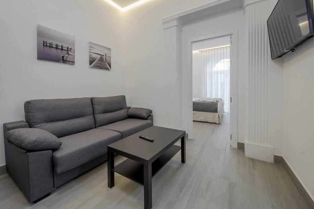 Suara Apartamentos 2 マドリード エクステリア 写真