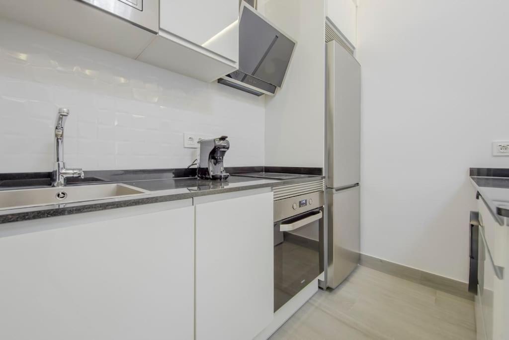 Suara Apartamentos 2 マドリード エクステリア 写真