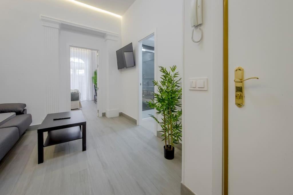 Suara Apartamentos 2 マドリード エクステリア 写真
